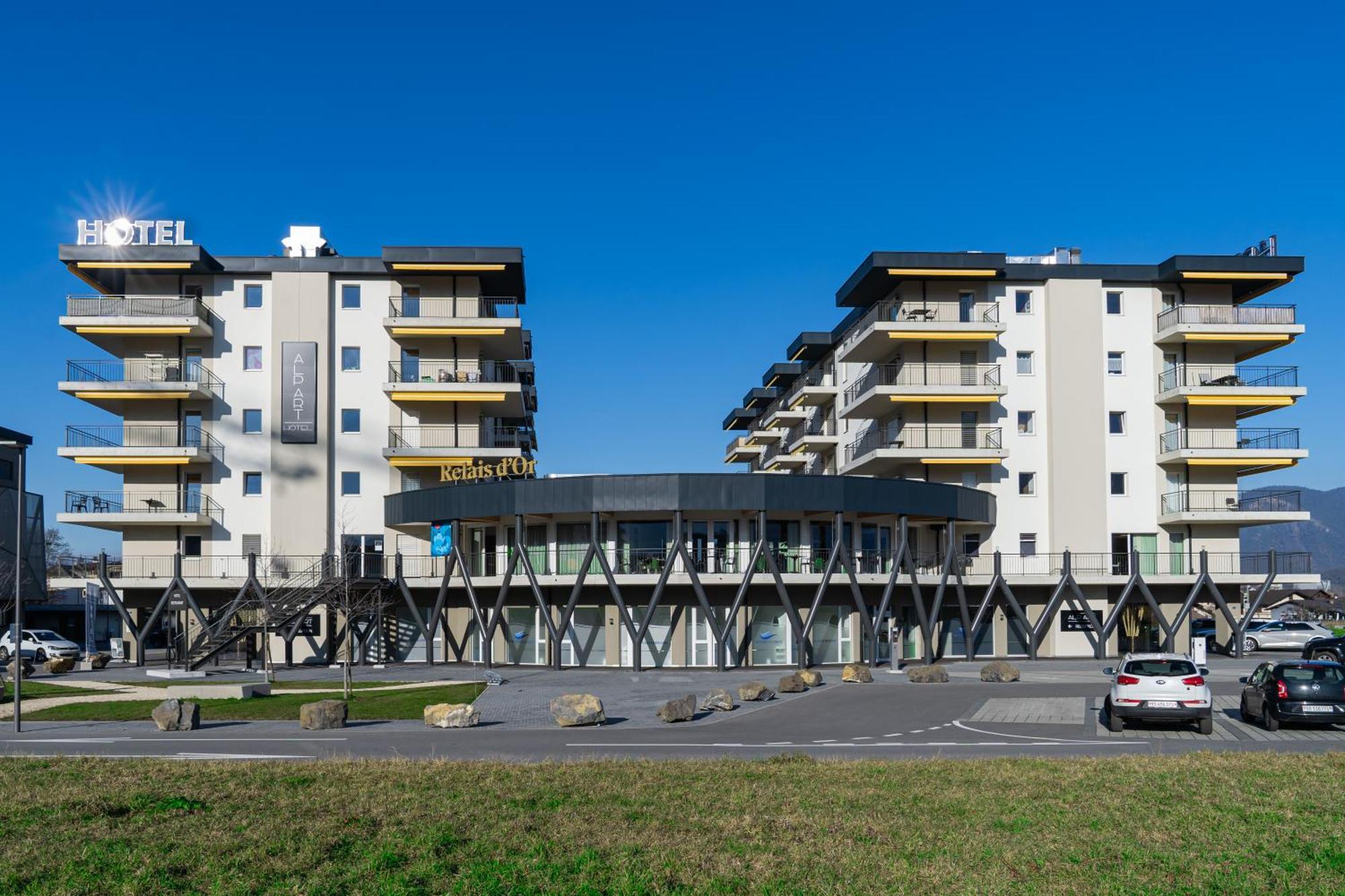 Alp Art Hotel Monthey Collombey-Muraz Zewnętrze zdjęcie
